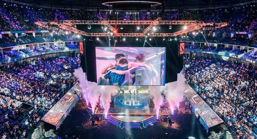 有多名年轻 有多名年轻