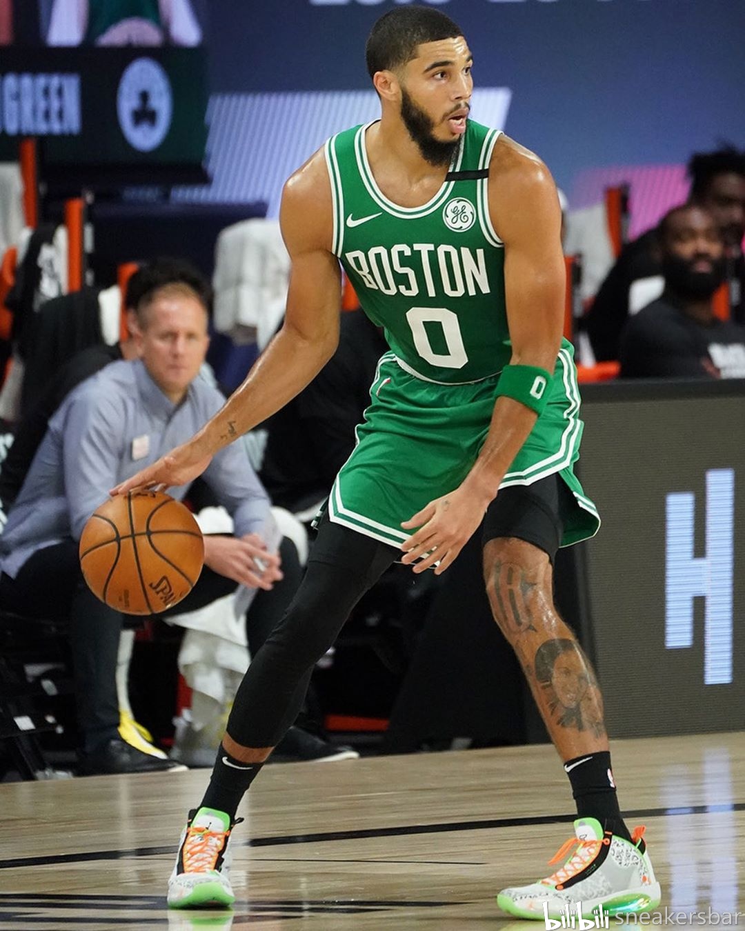 戏剧性和悬 戏剧性和悬