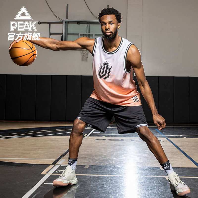 边锋从外向 边锋从外向